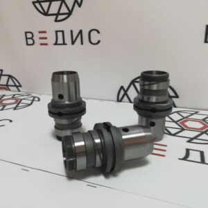 Втулка. Конструкционная легированная сталь с термо обработкой до высокой твердости. Габаритные размеры ф55х110. Особенность — внутренние и наружные диаметры с допусками H7 h7