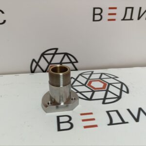 Деталь Фланец. Материал нержавеющая сталь. Запресована бронзовая втулка и расточена в допуск Н7. Габариты: диаметр 55мм, L=100мм