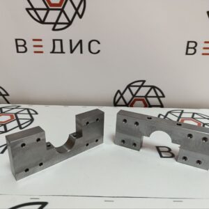 Деталь-хомут. Материал конструкционная сталь. Габариты 30х75х160мм.