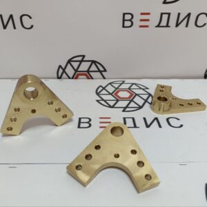 Деталь — кронштейн. Материал бронза.