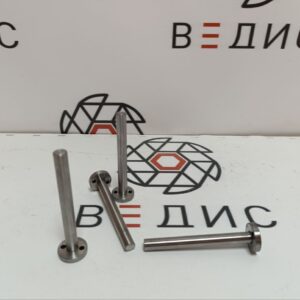 Деталь — ось. Материал — конструкционная легированная сталь. Термообработка 50…55HRC. Окончательная обработка без шлифовки.